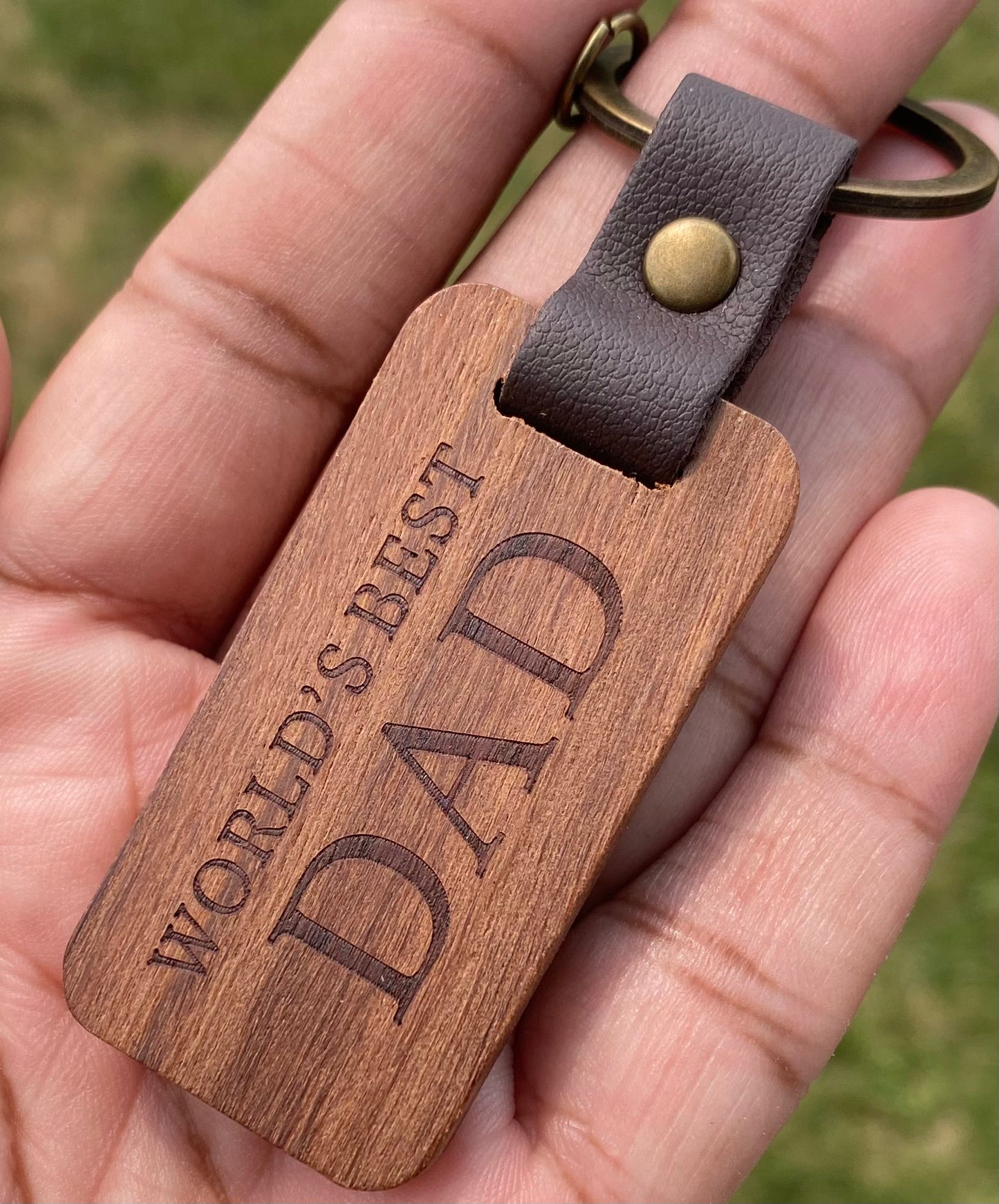 World’s Best Dad/ Wooden Keychain/ My Impressions by Mia 